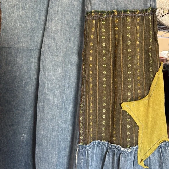 Easel Mixed Print Chambray wide leg Palazzo Pants with Decorative Star Design - Picture 5 of 6